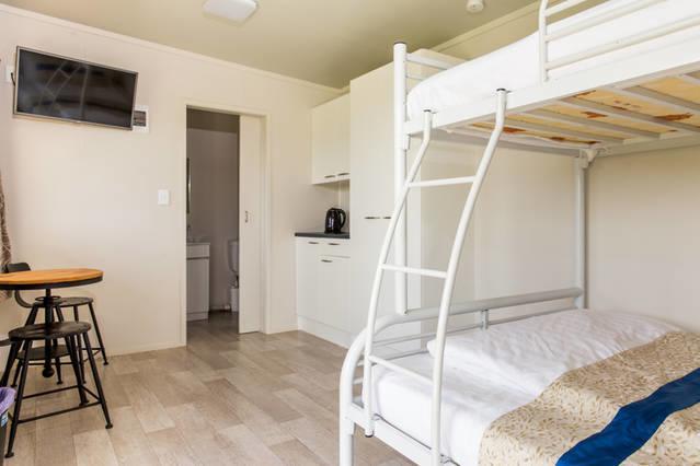 Отель Auckland Karaka Country Retreat Экстерьер фото